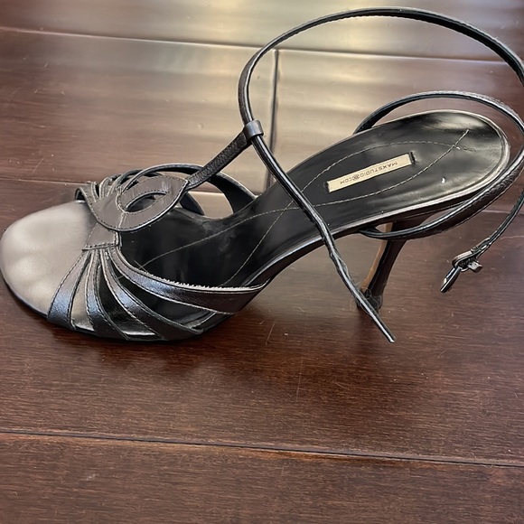 Silver Max Studio strappy sandals. Size 8 - Picture 4 of 5